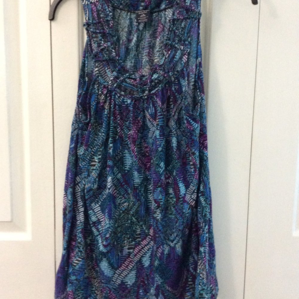 Faded Glory Large Multi Color Top with Braiding